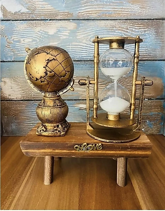 Özel El İşçiliğiyle Dünya ve Kum Saati Masa Süsü